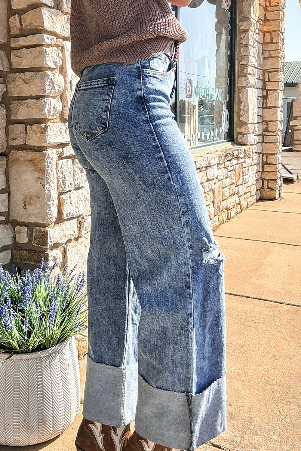 Mineral Wash Bottom Cuff Distressed Wide Leg Jeans